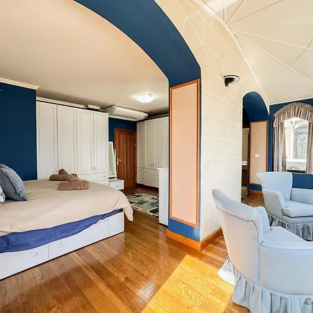 Apartment Elegant Penthouse With 5 Terraces & 180 Views In St Julian's By Solea