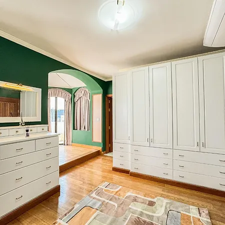 Elegant Penthouse With 5 Terraces & 180 Views In St Julian's By Solea Apartment *