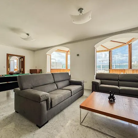 Elegant Penthouse With 5 Terraces & 180 Views In St Julian's By Solea Apartment *